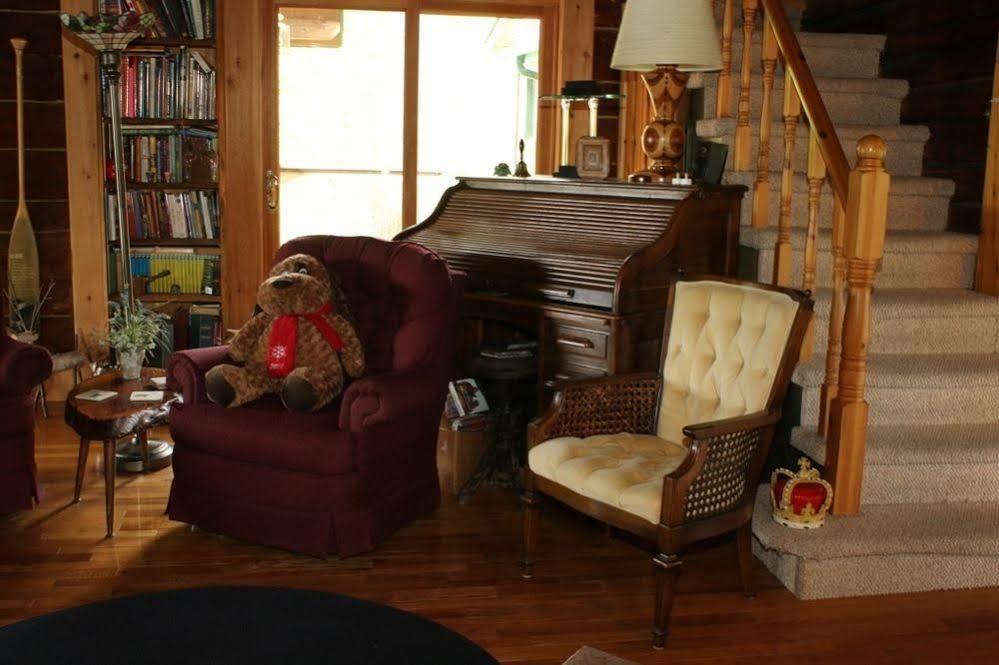 Sunny Rock Bed & Breakfast Minden ภายนอก รูปภาพ