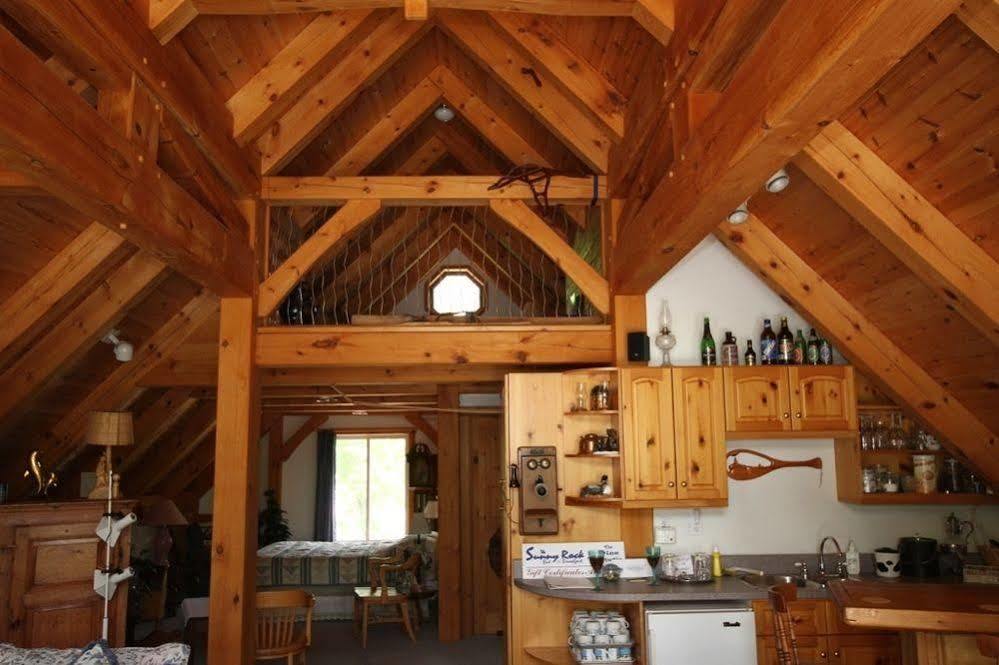 Sunny Rock Bed & Breakfast Minden ภายนอก รูปภาพ